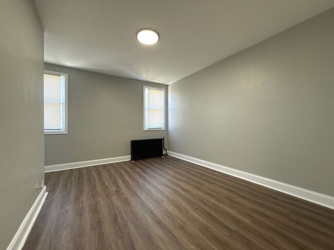 Building Photo - cozy 2 bedroom house in Baltimore