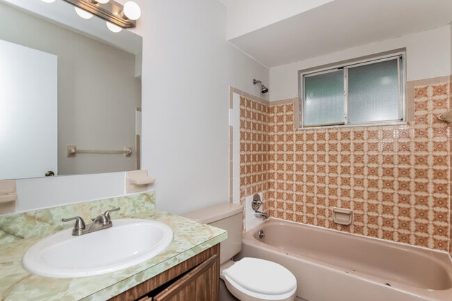 Building Photo - 1024 Porpoise Dr