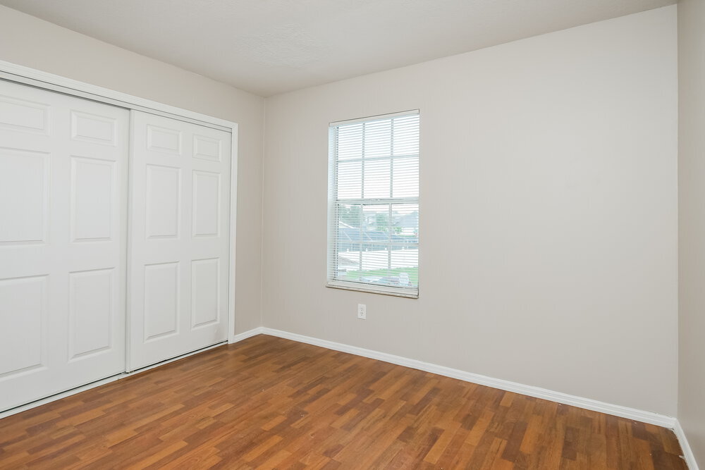 Building Photo - 305 Palmview Ct
