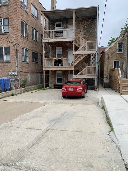 Building Photo - 2642 W HADDON AVE