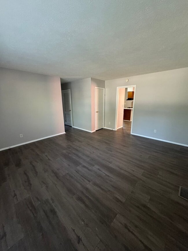 Building Photo - Warren Twp - 3 BR