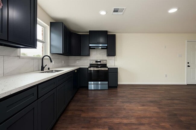 Building Photo - 14704 O Hara Dr