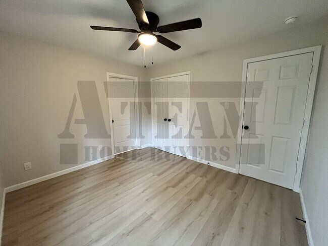 Building Photo - Beautifully updated 3-bedroom, 2-bathroom