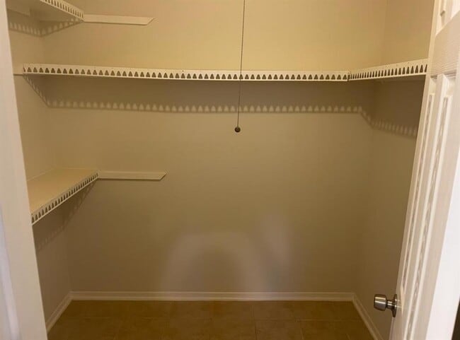 Building Photo - 415 Skywood Dr
