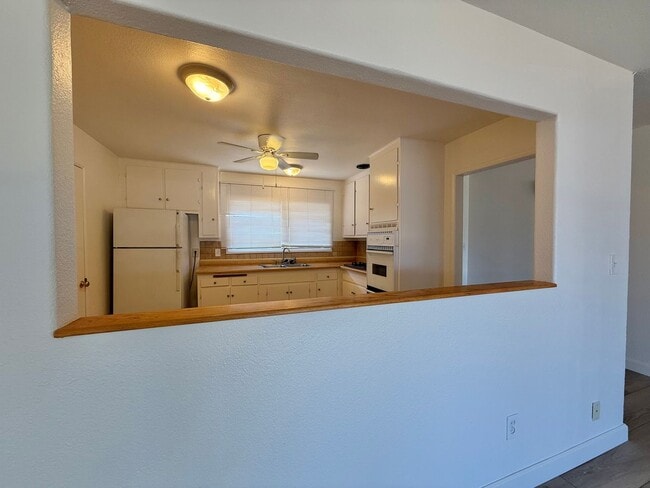 Building Photo - 3 bedroom house in Santee with Large yard,...