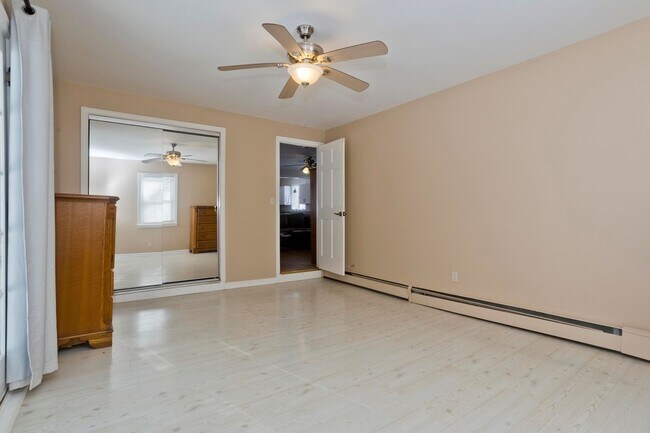 Building Photo - 159 N Monson Rd