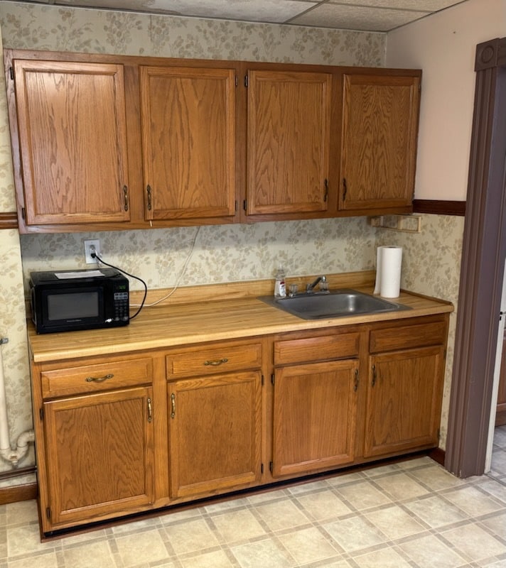 Building Photo - 320 N Hyde Park Ave