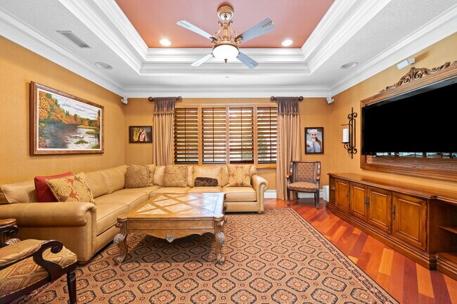 Building Photo - 18540 Long Lake Dr