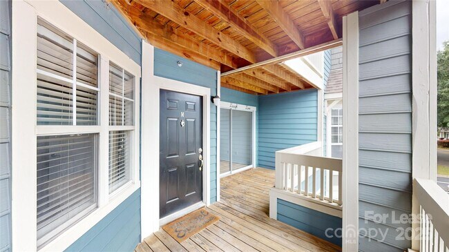 Building Photo - 525 Olmsted Park Pl