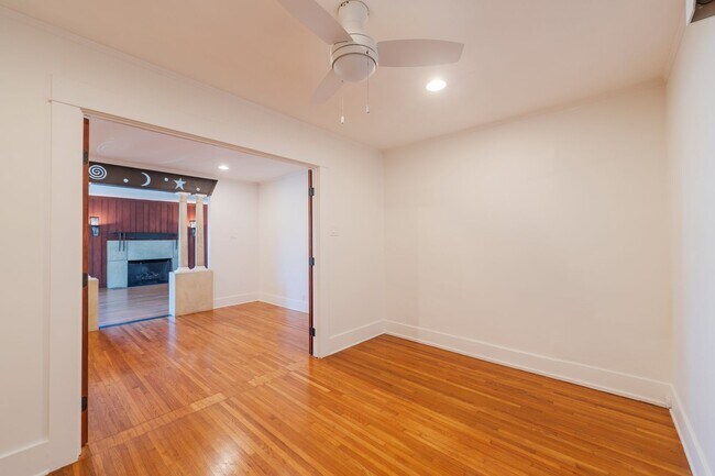 Building Photo - 720 8th St