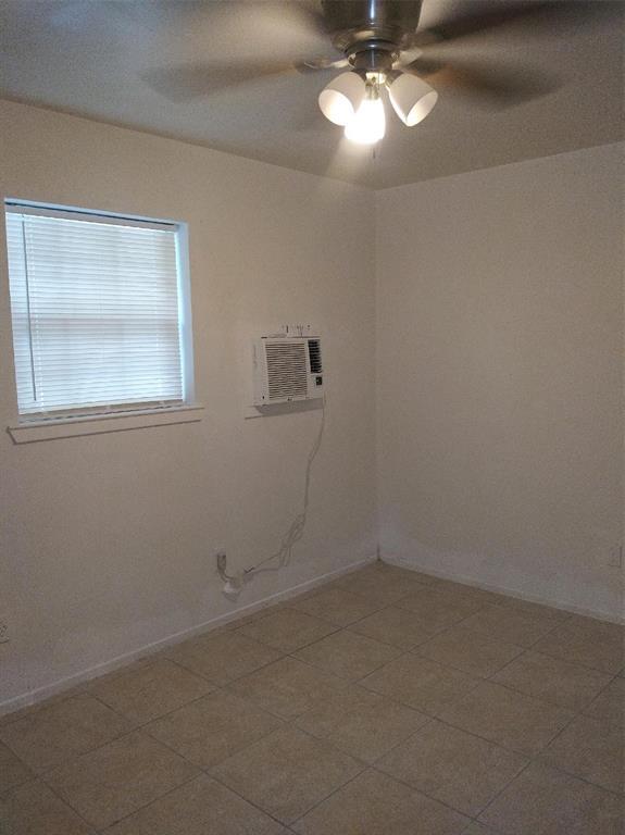 Primary Photo - 3703 Seabrook St