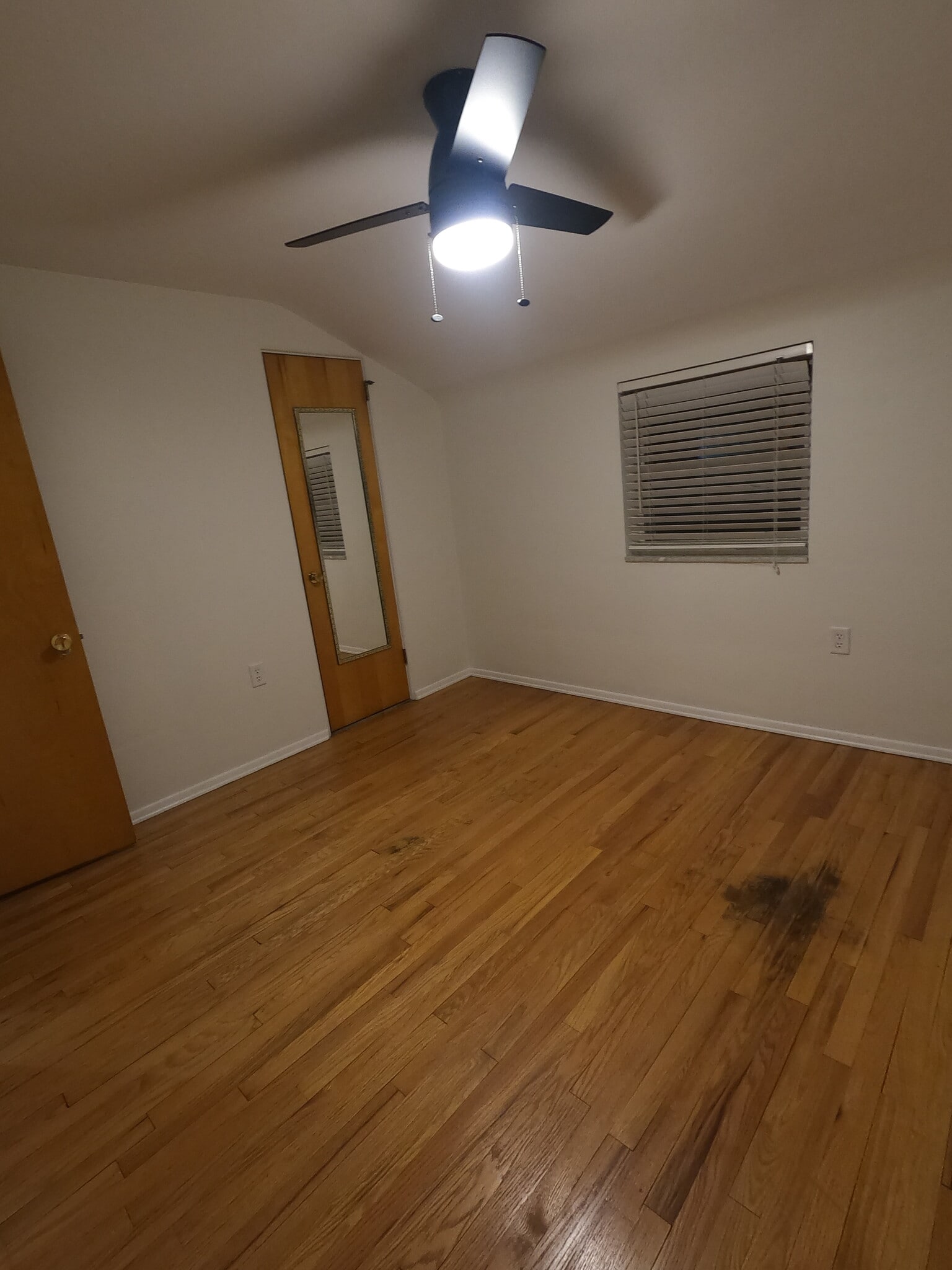 Guest room (closet door) - 1714 Fair Acres Ave