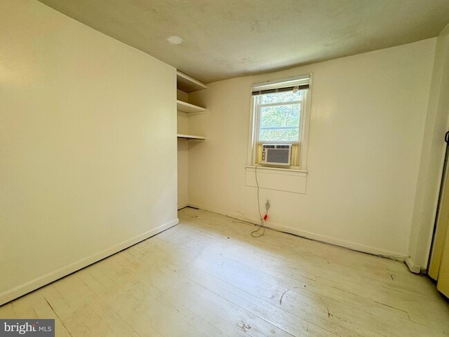 Building Photo - 1005 Manning Dr