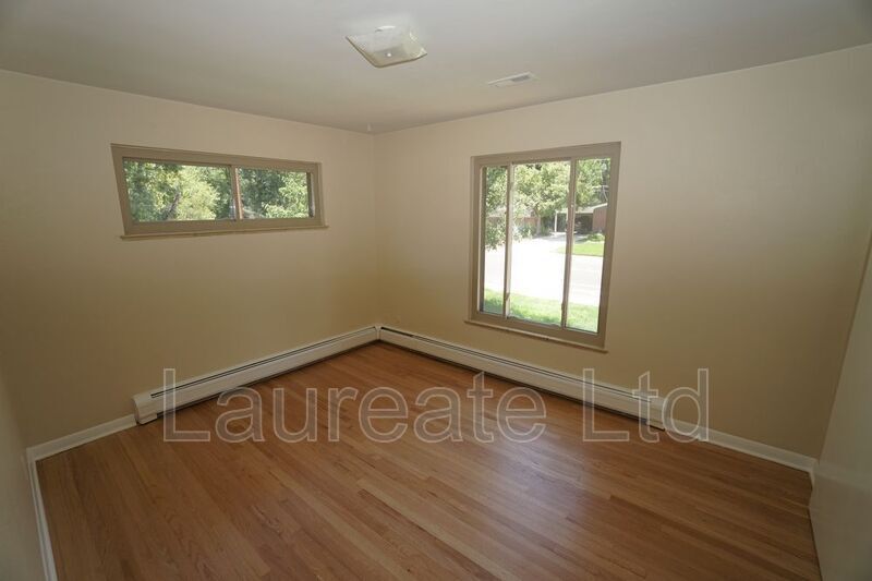 Building Photo - 1003 W Shepperd Ave