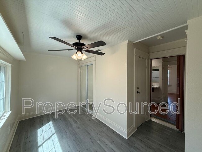Building Photo - 949 Windeler Ave