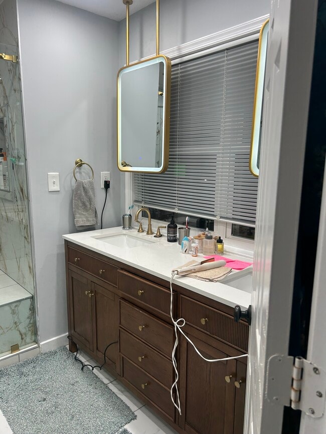 Building Photo - 6610 Cottontail Ct