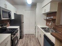 Building Photo - 5540 Devonbriar Way