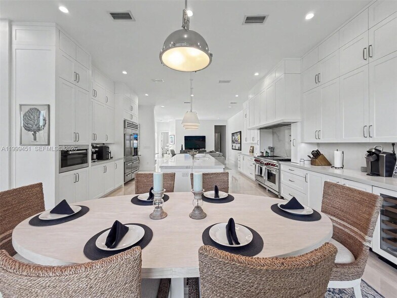 Building Photo - 13689 Deering Bay Dr