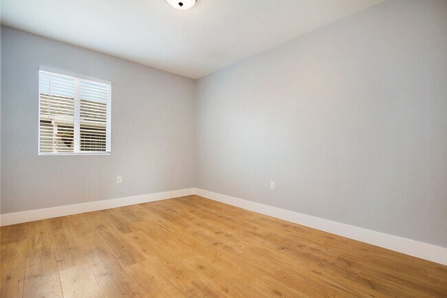 Building Photo - Olive Avenue Triplex
