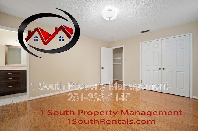 Building Photo - 2205 Woodhillcrest Dr
