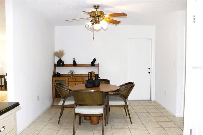 Building Photo - 3201 Bartlett St