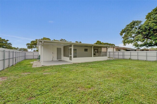 Building Photo - 6283 Sherman St