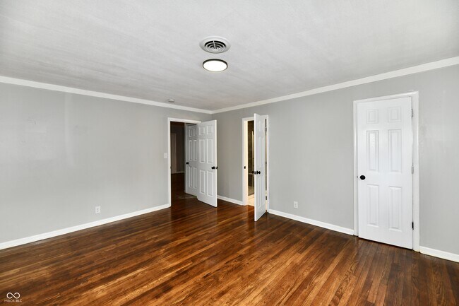 Building Photo - 3550 Eisenhower Dr