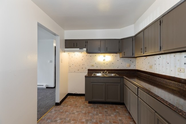 Building Photo - Islander Apartments