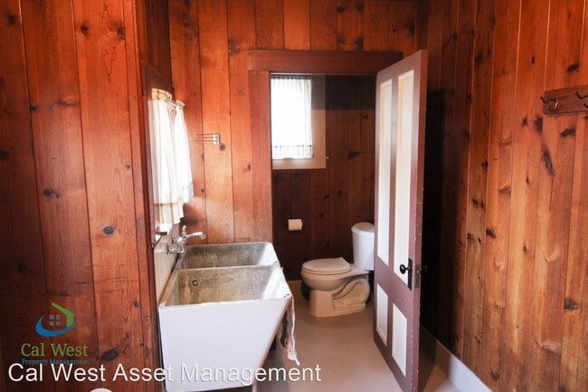 Building Photo - 3 br, 1 bath House - 930 W Taylor St