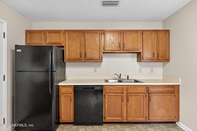 Building Photo - 2512 Bluffton Dr