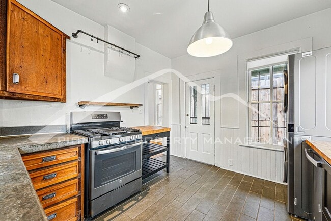 Building Photo - 3415 Arapahoe St