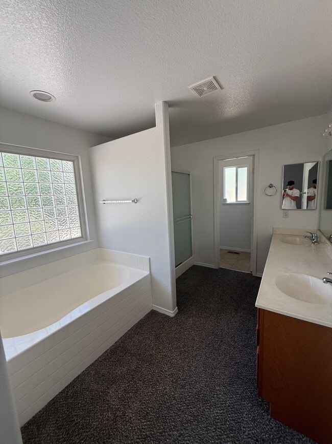 Building Photo - 2505 Nimbus Ct