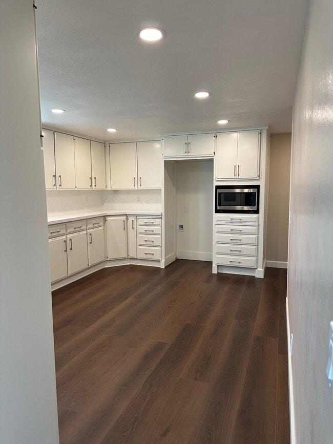 Building Photo - 1393 Scotch Cir