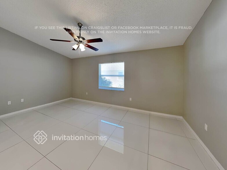 Building Photo - 7509 42nd Ct E
