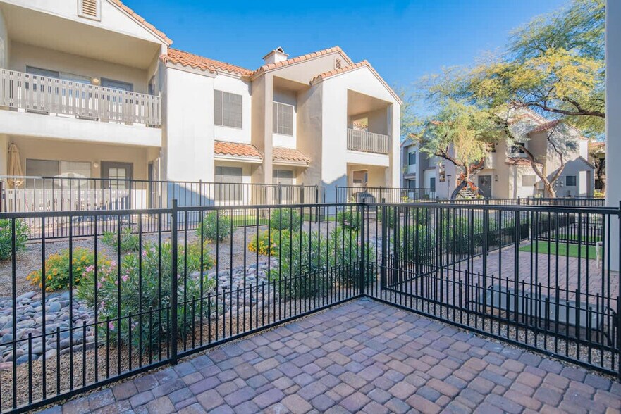 Building Photo - 7900 E Princess Dr