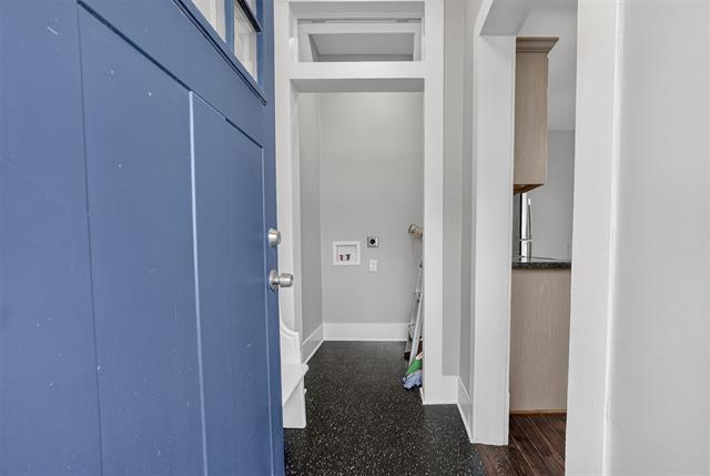 Building Photo - 1630 Mistletoe Blvd