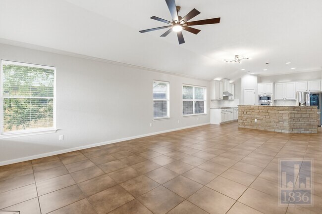 Building Photo - 420 Torrington Dr