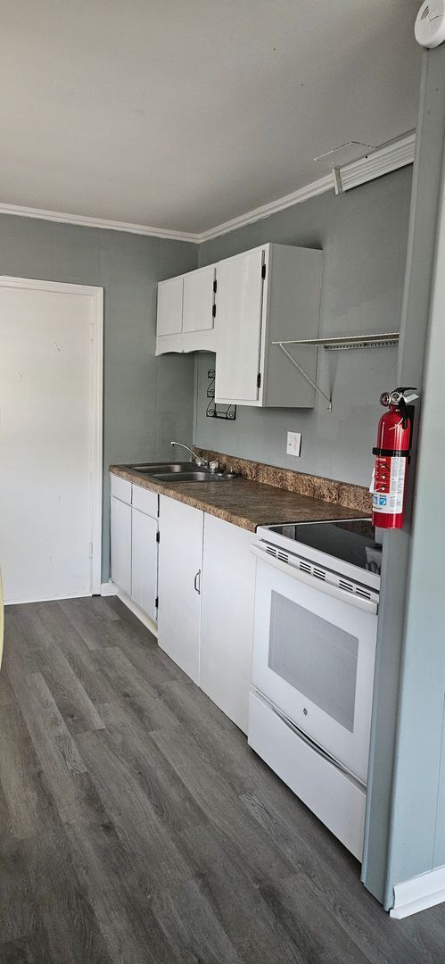 Building Photo - Studio Apartment - Limited Time Move-in Sp...