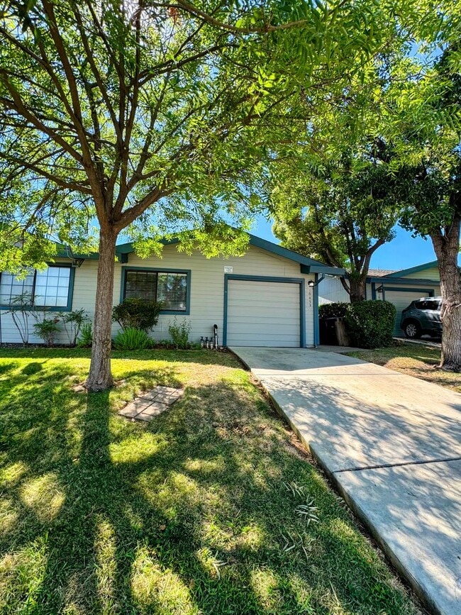Building Photo - 10453 Sierra Crst Dr