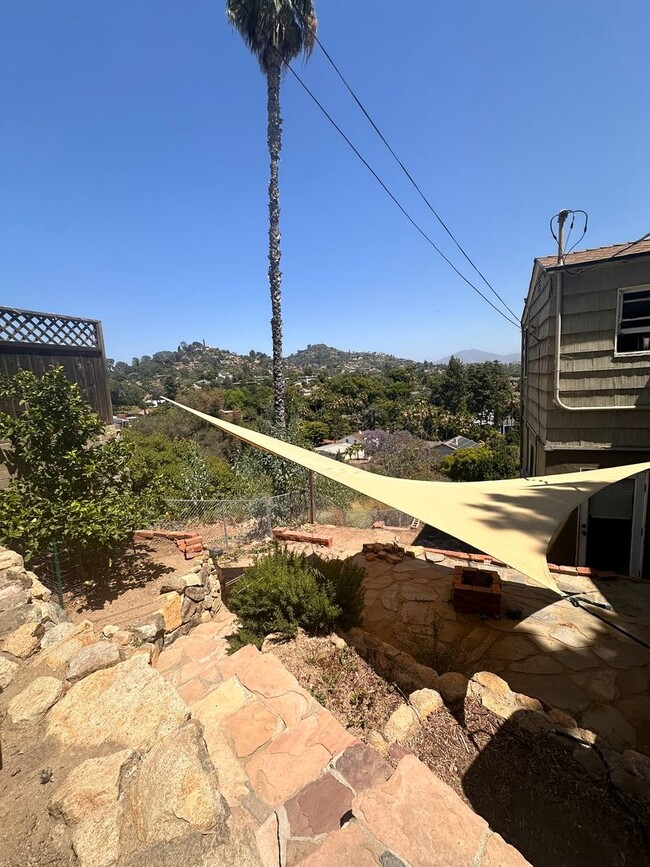 Building Photo - Mt Helix - Beautiful 3 bedroom 1.5 bathroom