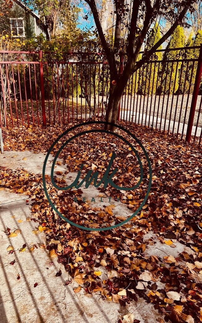 Building Photo - Riverview Townhouse