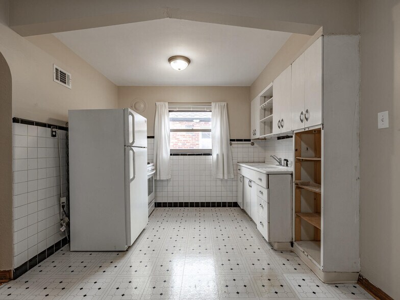 Building Photo - 4953 Potomac St