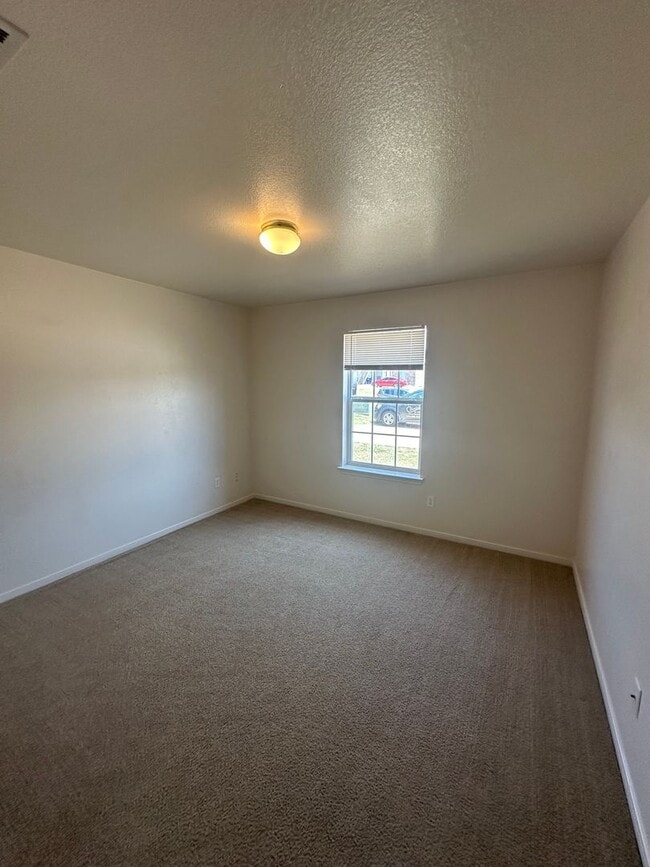 Building Photo - AVAILABLE SOON!