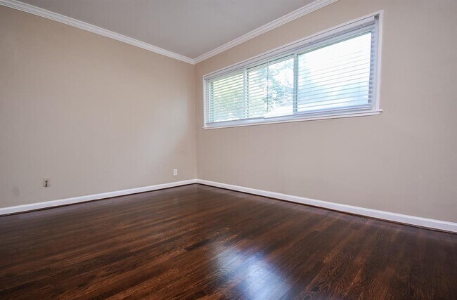 Building Photo - 6513 Neff St