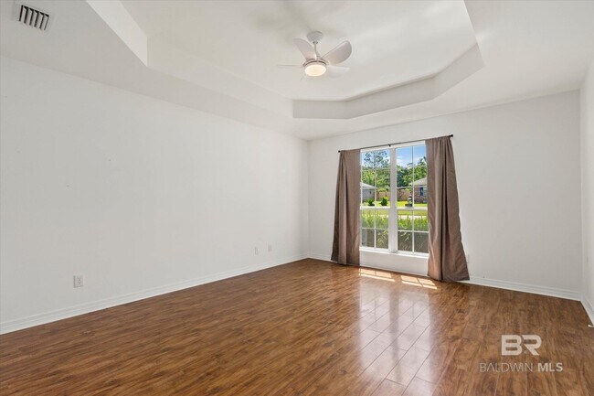 Building Photo - 15982 Pecan View Dr