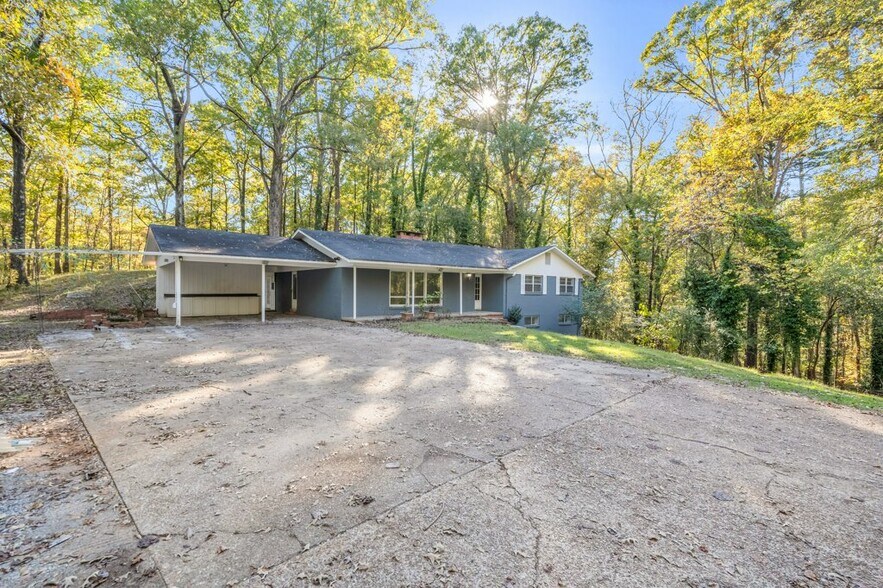 Building Photo - 222 Carr Rd