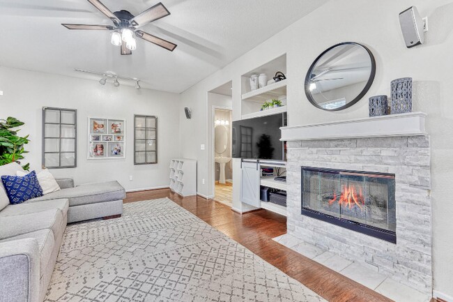 Building Photo - 10566 Cherrybrook Cir