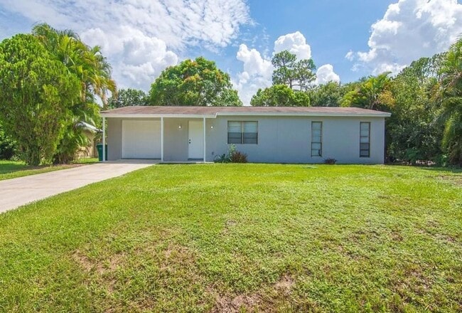 Building Photo - 2/2 w/ office & Flex Space Lakewood Park Home!