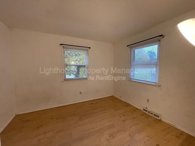 Building Photo - 4211 Beechmount Ave