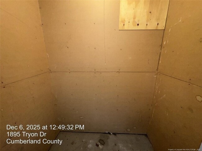 Building Photo - 1895 Tryon Dr